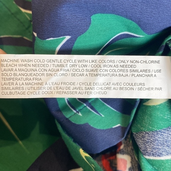 Draper James x Eloquii parrot print shoulder tie sleeveless top NWT - Picture 8 of 9